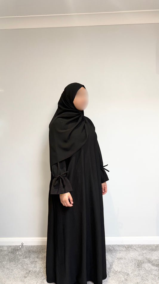 The Ribbed Bow-Cuff Abaya - Black