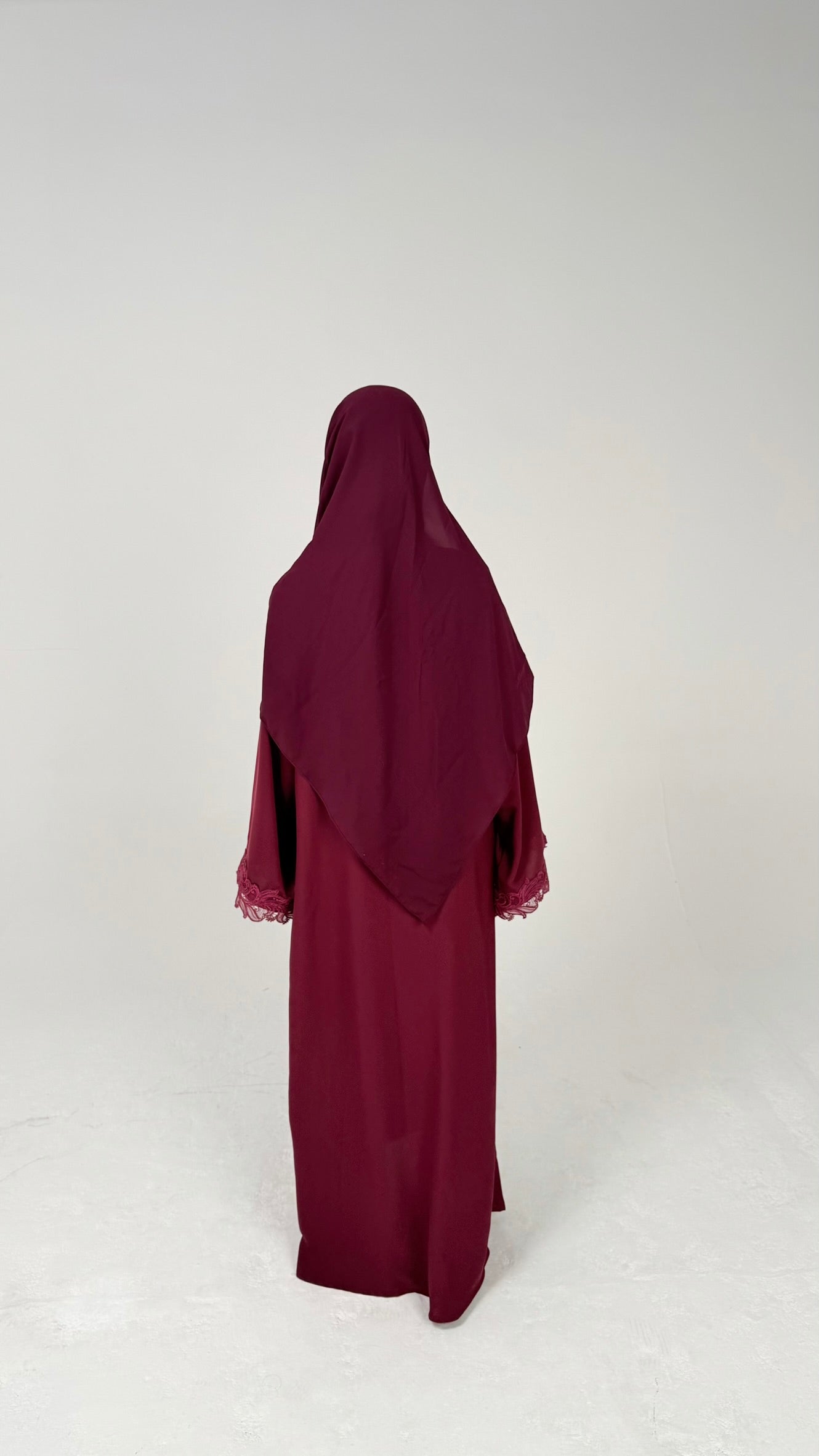 THE BERRY LACE ABAYA