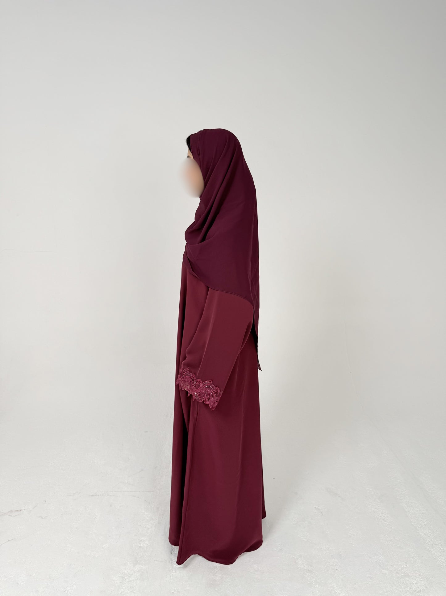 THE BERRY LACE ABAYA