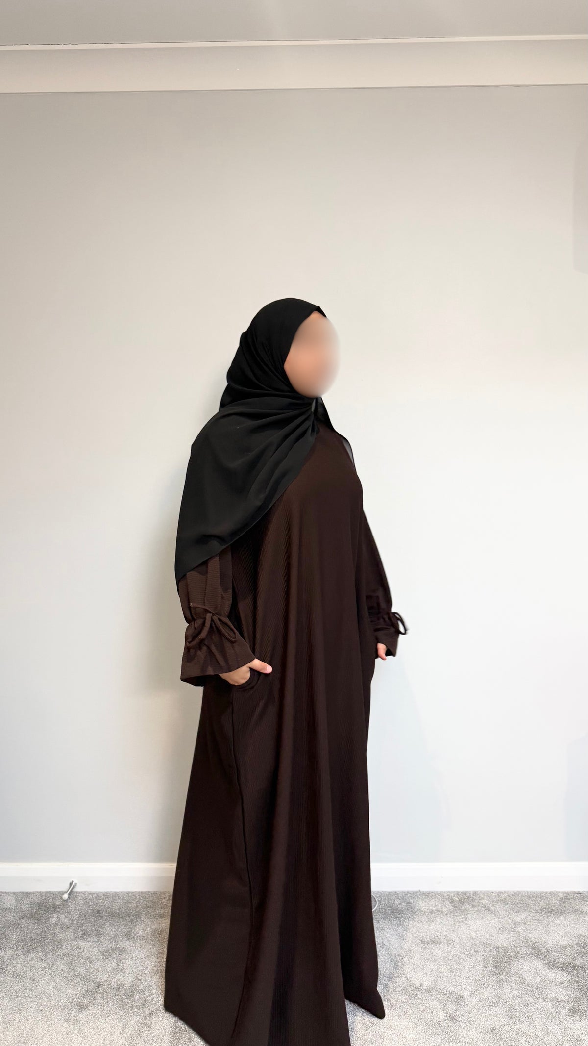 The Ribbed Bow-Cuff Abaya - Chocolate Brown