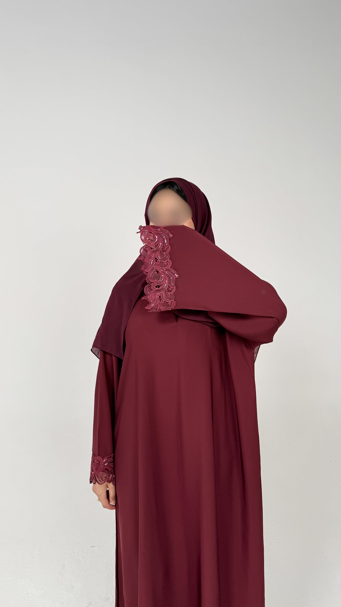 THE BERRY LACE ABAYA